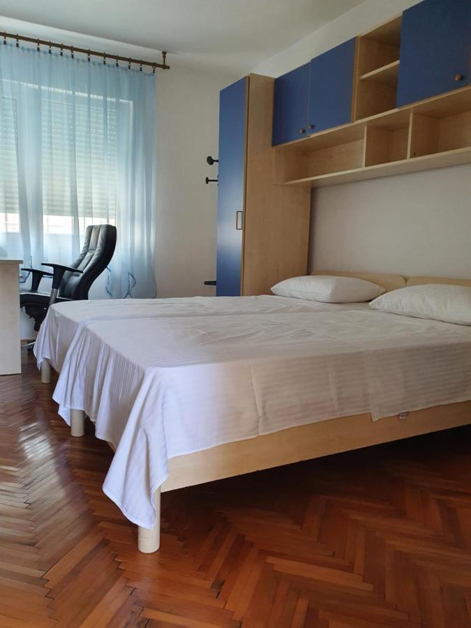 Apartman Noa Knin Bagian luar foto