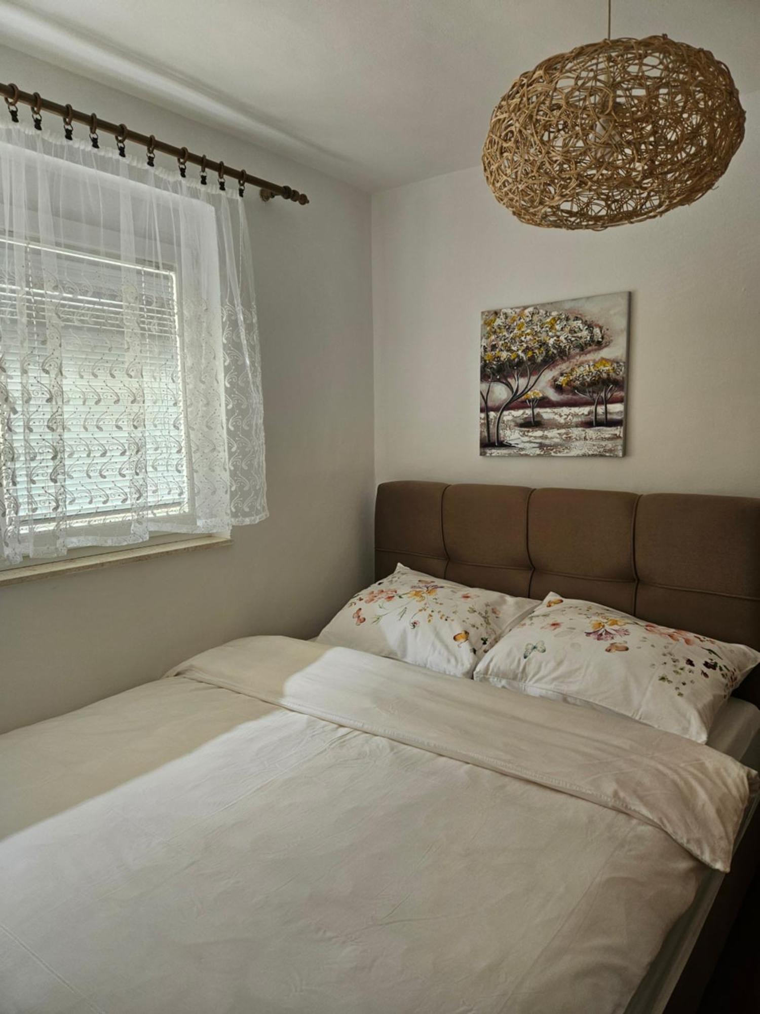 Apartman Noa Knin Bagian luar foto